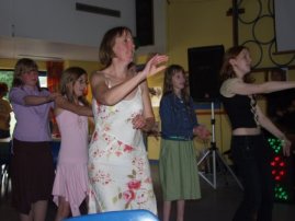 heyyy, macarena ! aiiiiiiiiiiiiiiiiiiiiii !